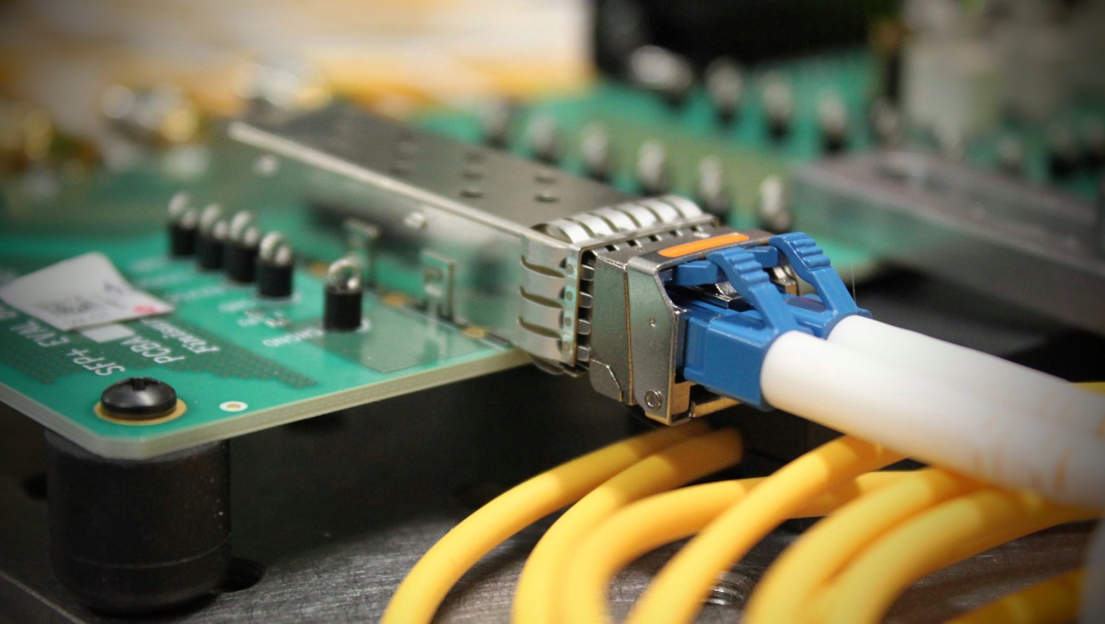 SFP Transceivers in Dubai | Fiber optic transceivers in Dubai